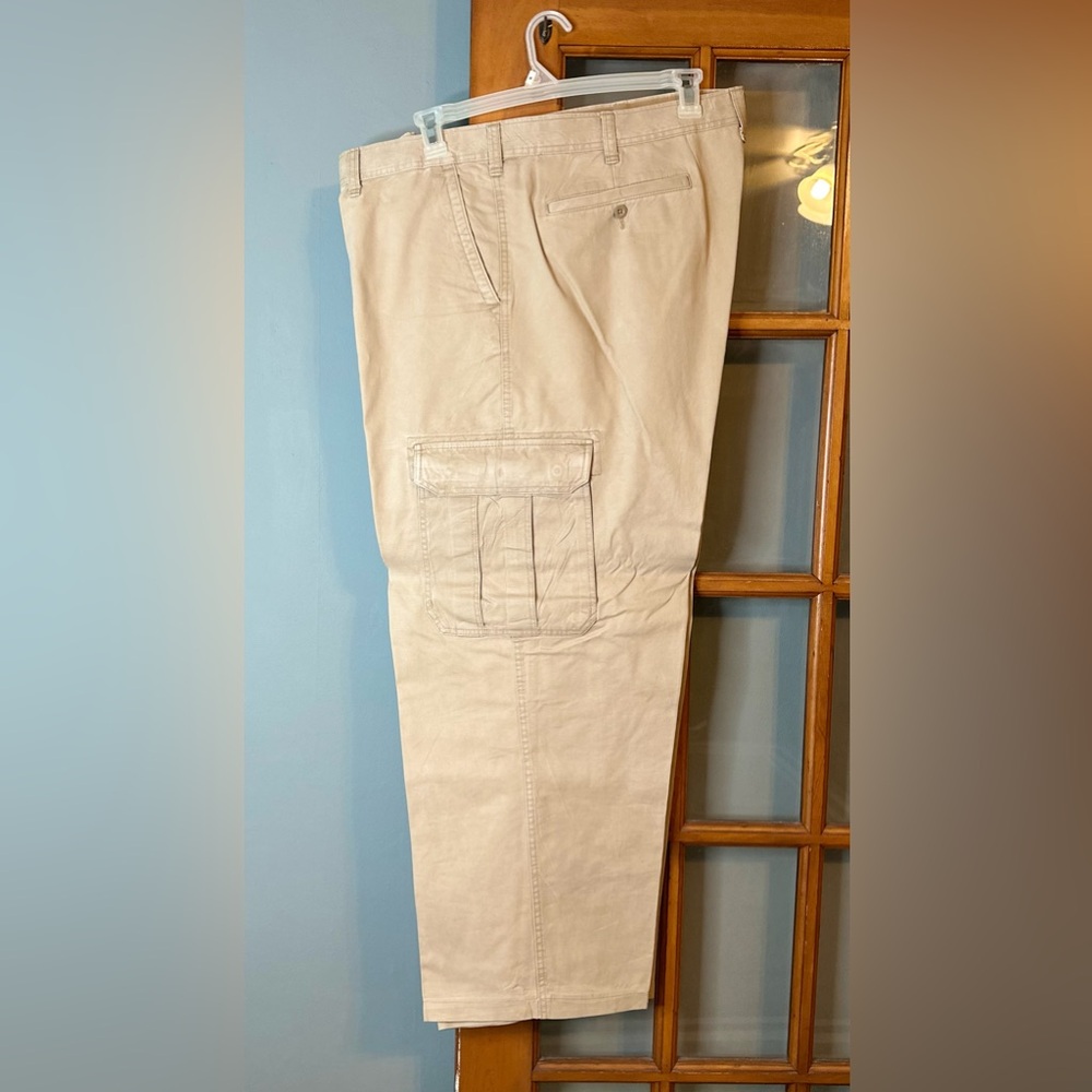 Men’s Old Navy Cargos  Size 46x34